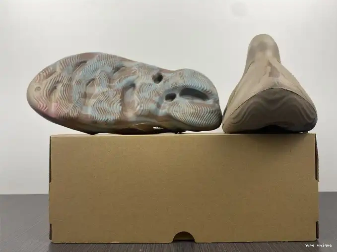 hype GY3969 Yeezy Adidas Runner Foam 0519